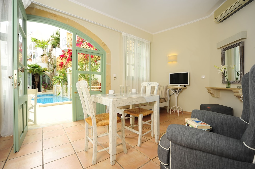 Mythos Suites Hotel 37/68