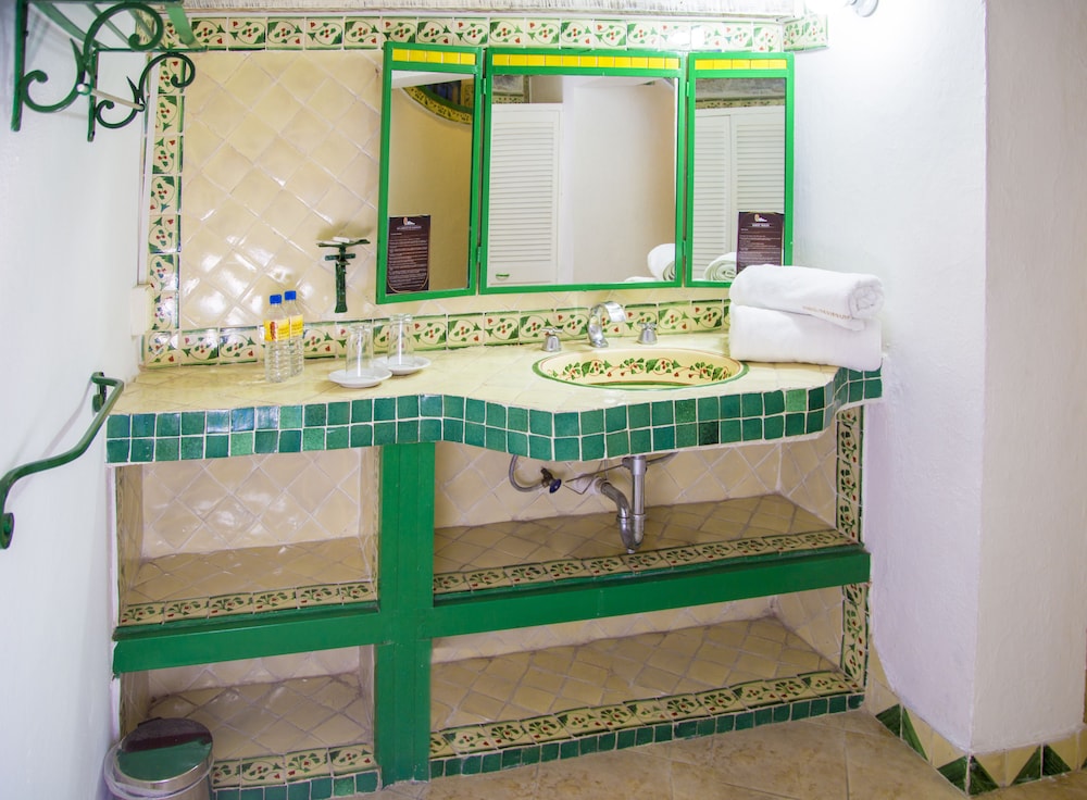 Hotel Meson de San Sebastian 50/50