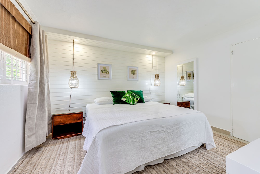 The Palms Resort 25/62