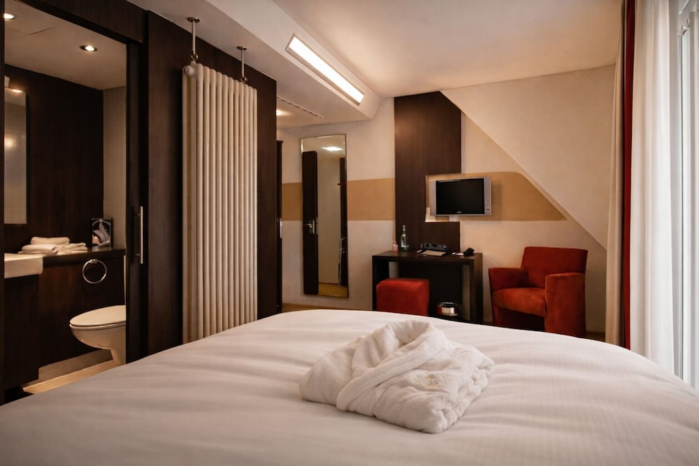 Sante Royale Hotel 25/65