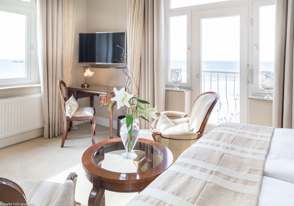 Miramar Hotel 24/42