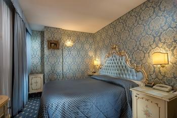 Basic, Single Bed, Small