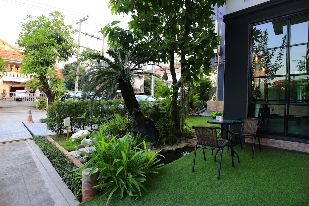 Azz Hotel 33/43