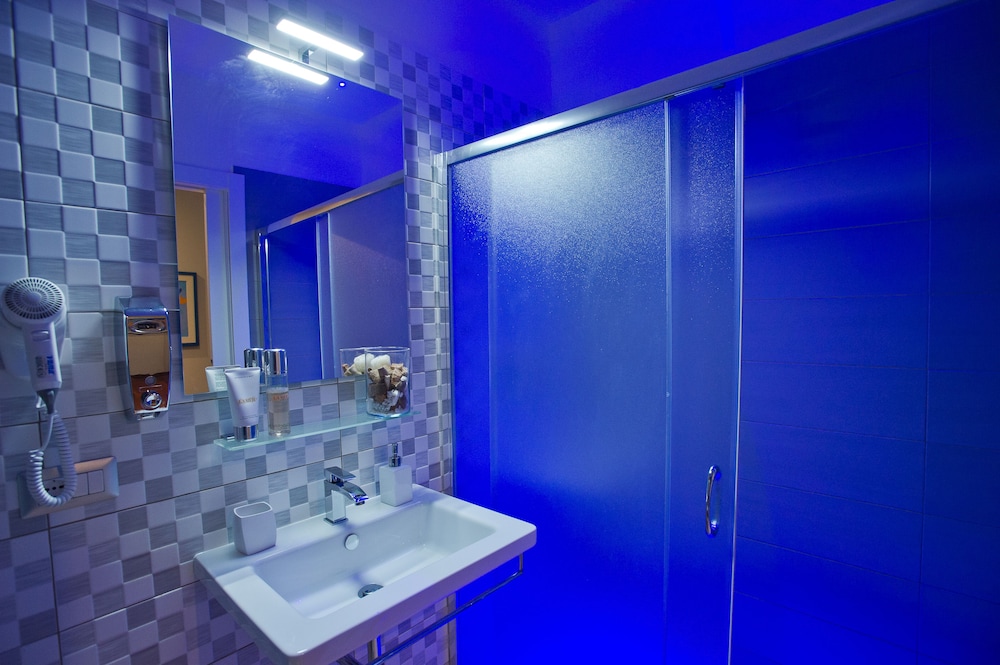 Borguese Executive Suites 26/30
