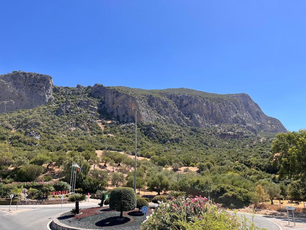 Hotel Sierra de Ubrique 34/45