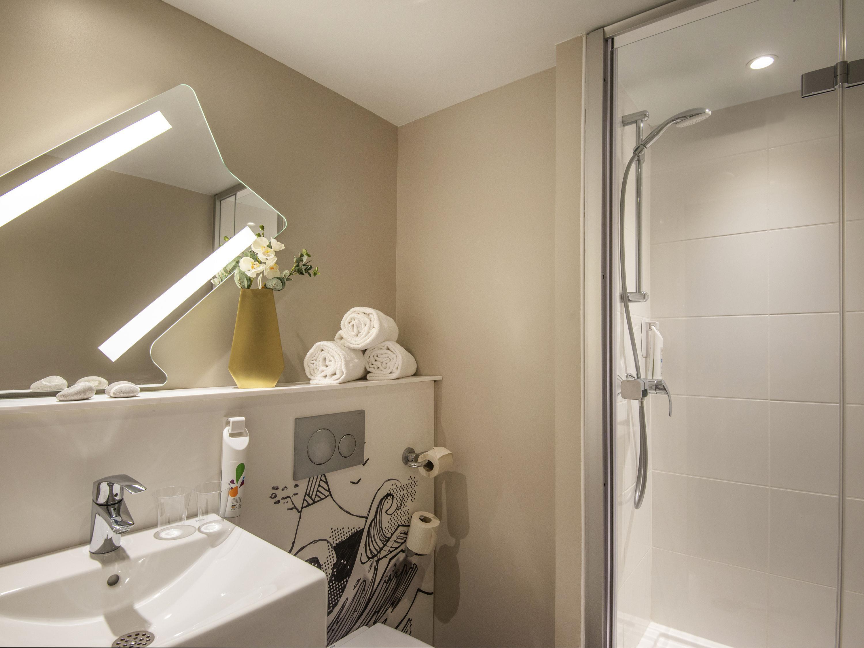 غرفة ثلاثية بسرير مزدوج، IBIS BUDGET NICE CALIFORNIE LENVAL 9/9