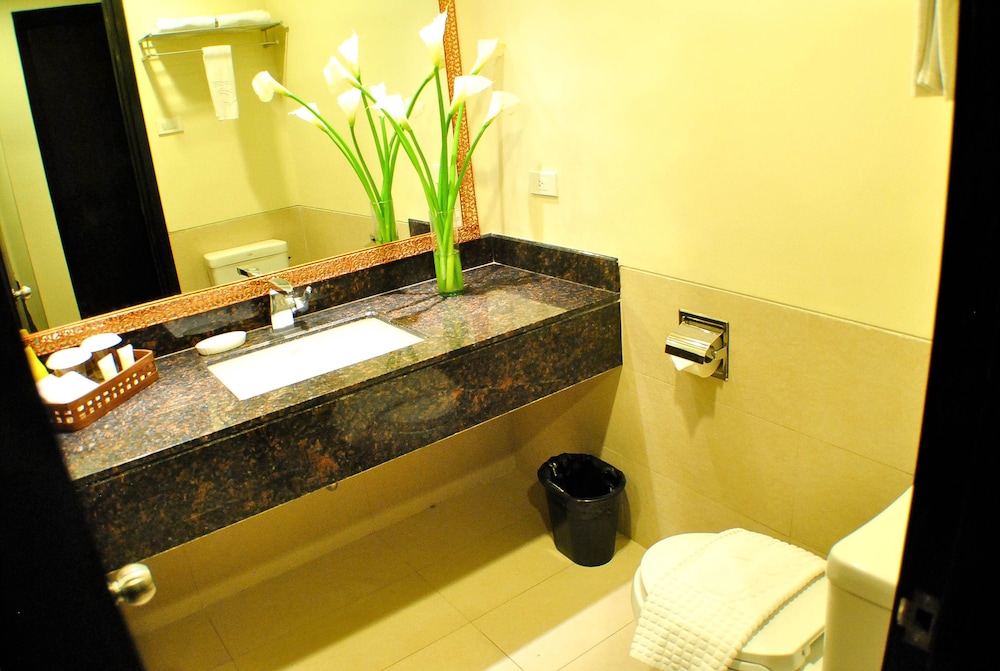 Hotel Elizabeth Cebu 48/50