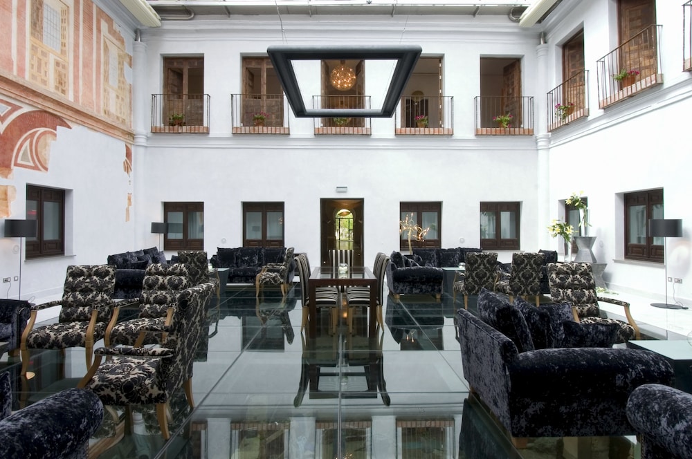 Hospes Palacio del Bailio 71/81