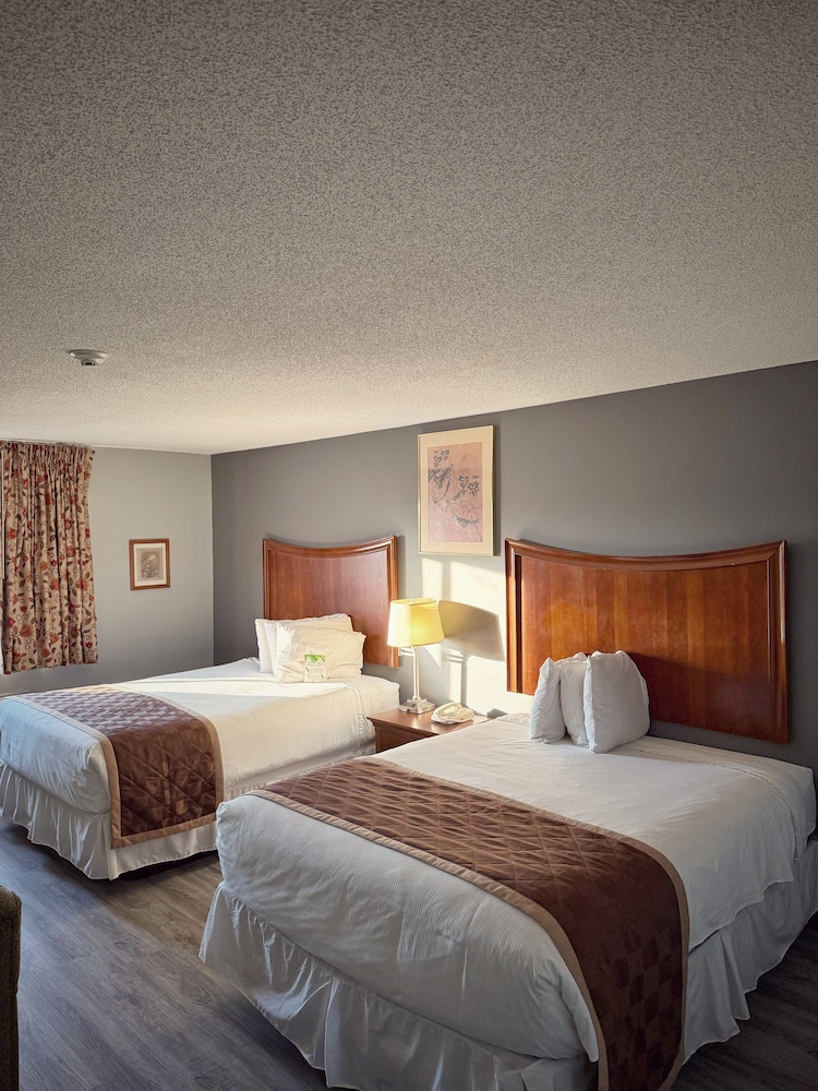 Laketree Inn And Suites Marion 17/34