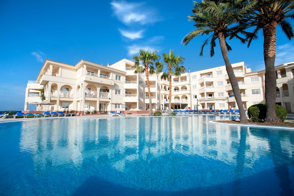 Grupotel Tamariscos in CALA N BOSCH