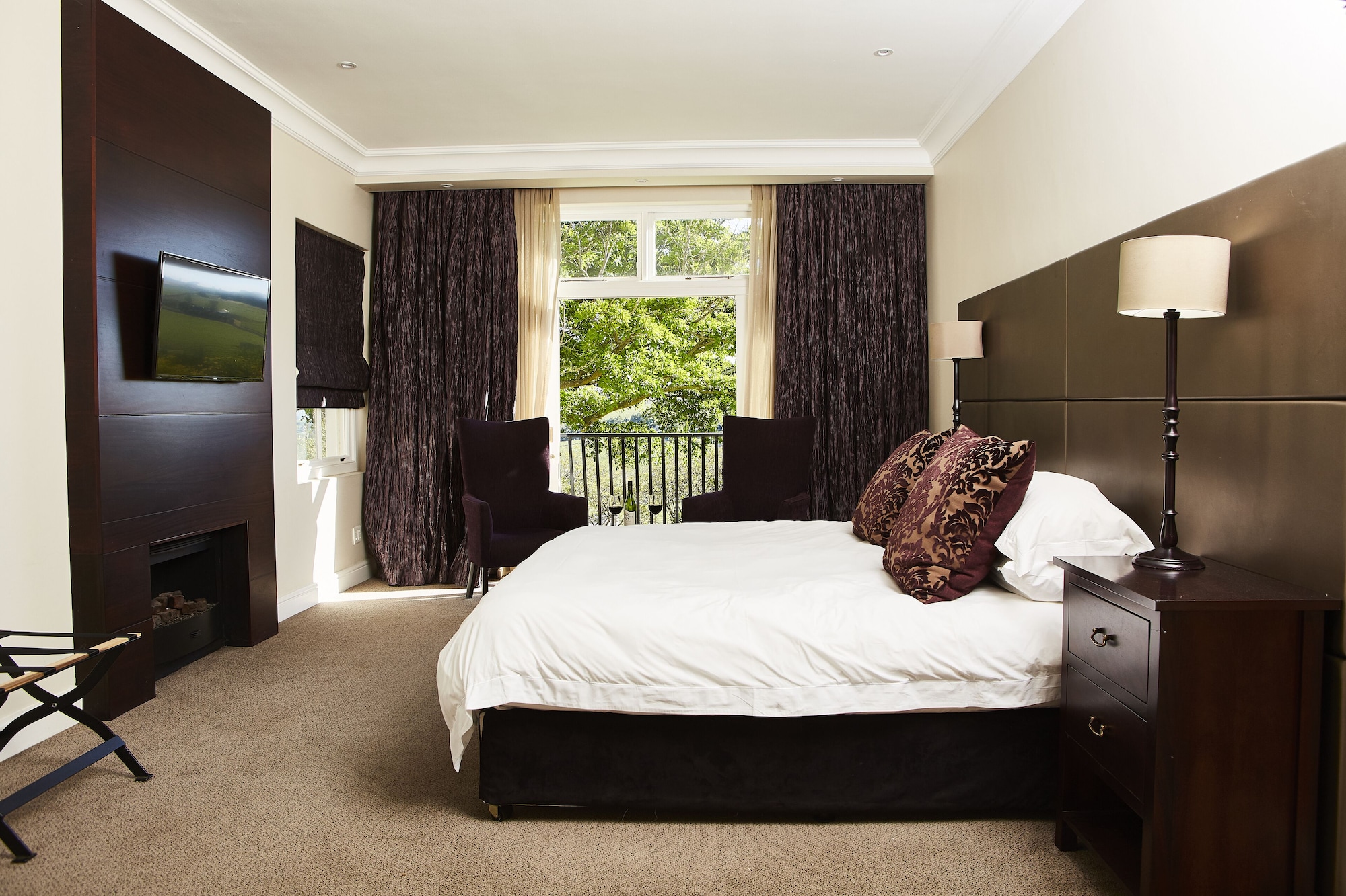 Vineyard, King Bed