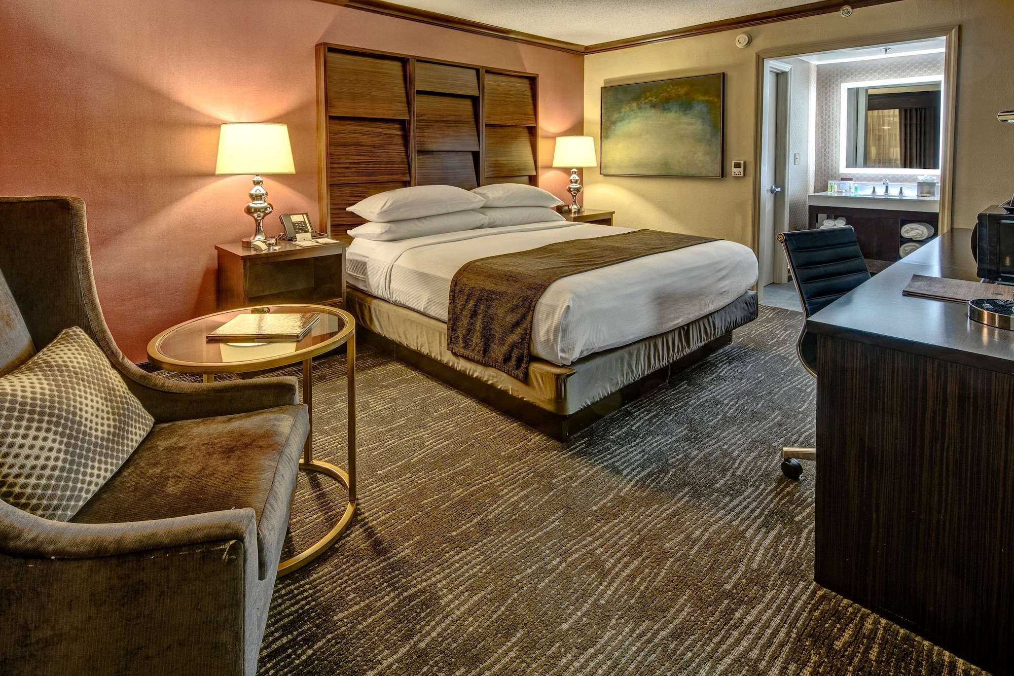 Room at Doubletree By Hilton Hotel Decatur Riverfront, DECATUR - AL