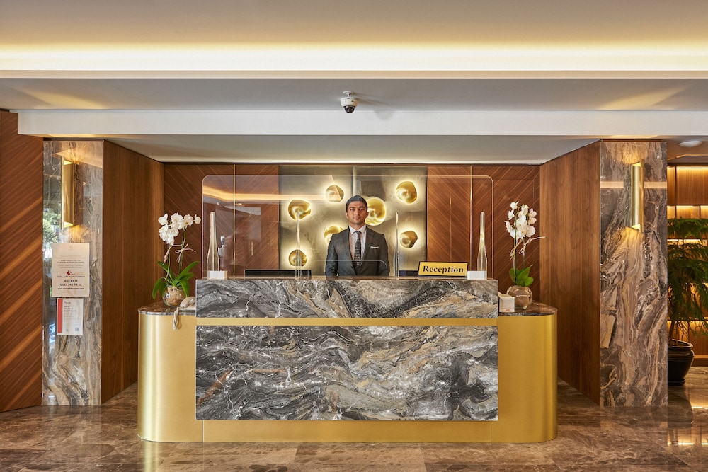 Grand Hotel Gulsoy 40/64