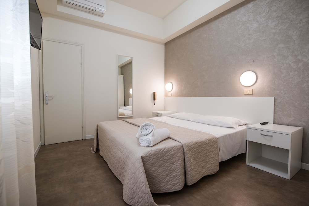 Hotel Cristina 8/45
