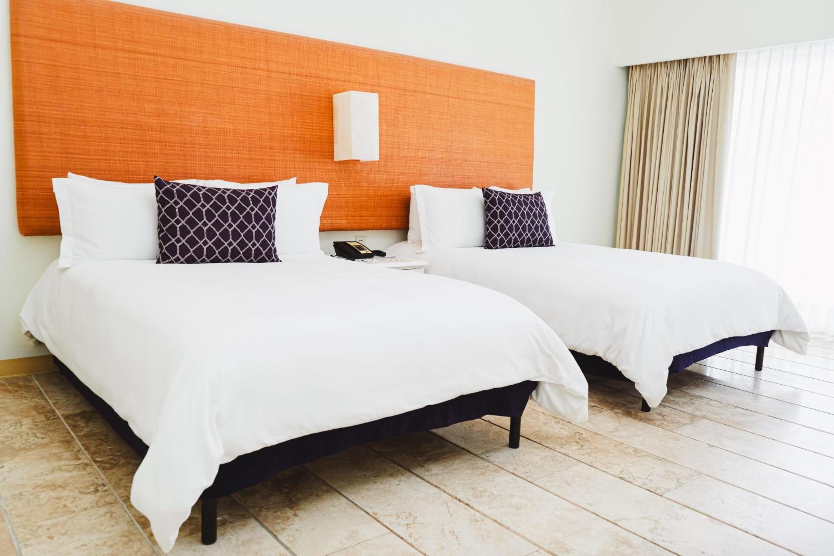 Deluxe, 2 Beds, with Pool