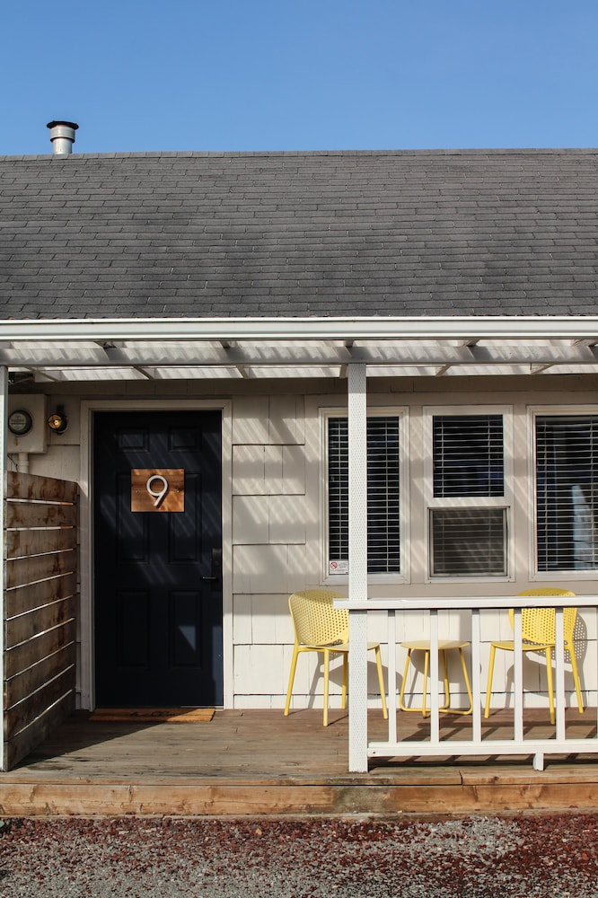 Boardwalk Cottages Long Beach 4/60