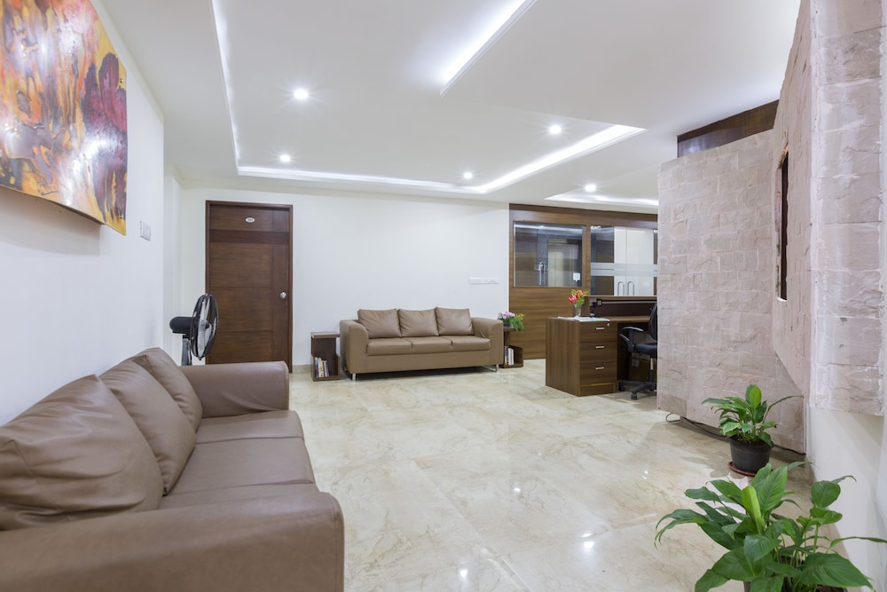 THE SANCTUM SUITES 33/43