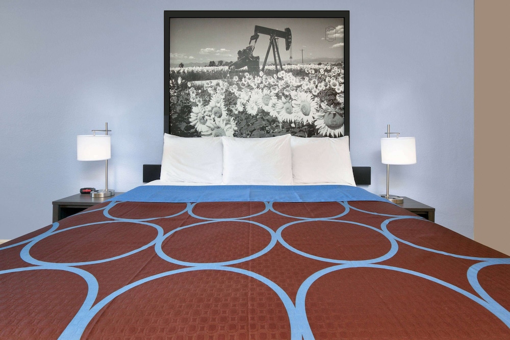 Super 8 by Wyndham Victoria TX 7/20