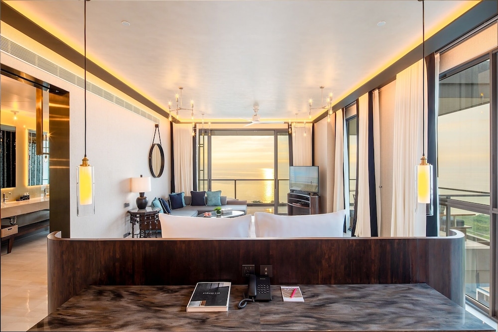2 Bedrooms, Grand, Ocean, Family, Suite, 2 King Beds