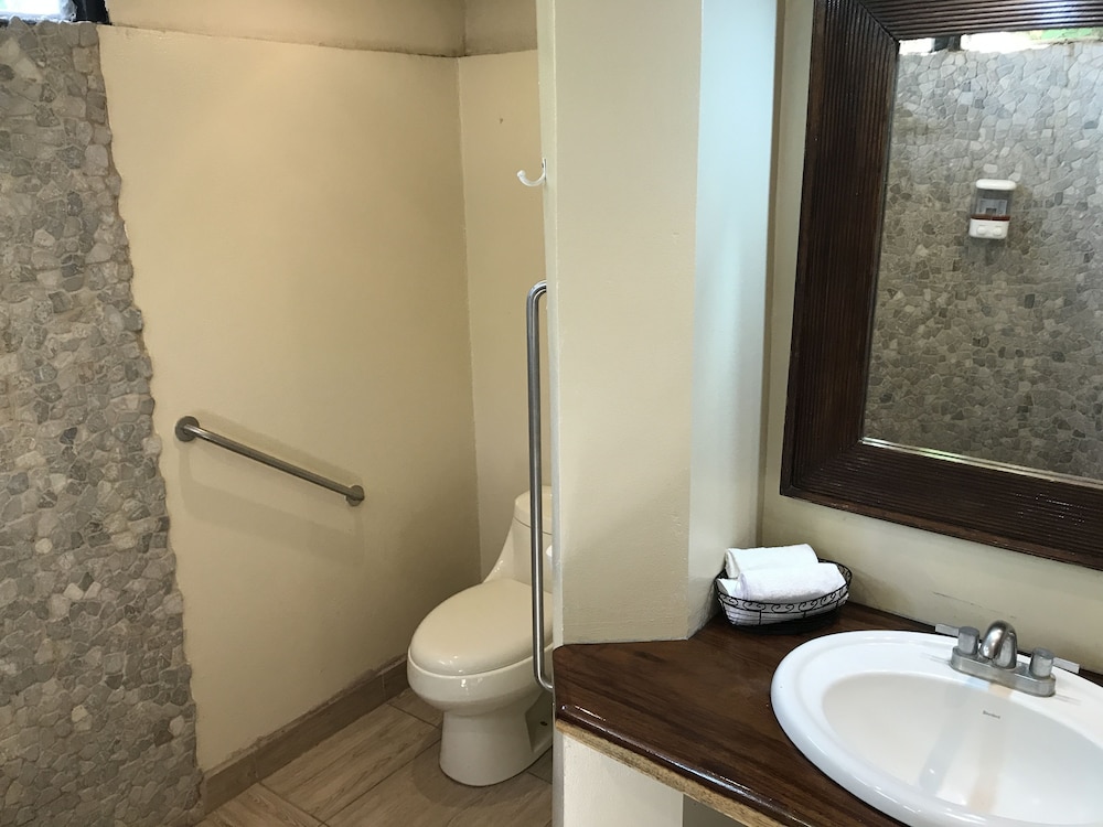 Hotel Tamarindo Village 73/74