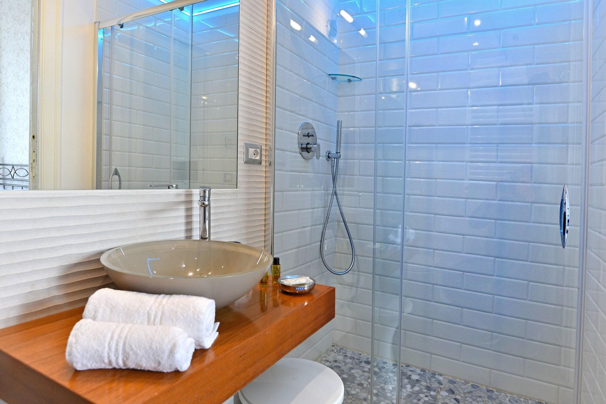 غرفة ديلوكس بسرير مزدوج بإطلالة على المدينة، Residenza Borbonica 9/10