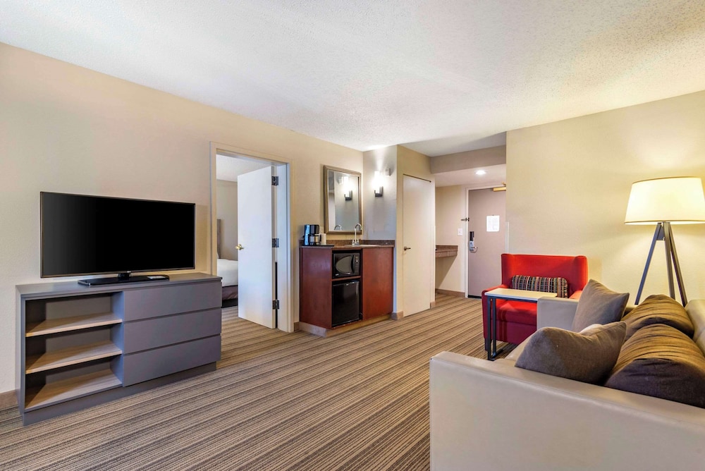 Country Inn and Suites By Radisson Atlanta Galleria/Ballpark GA 26/36