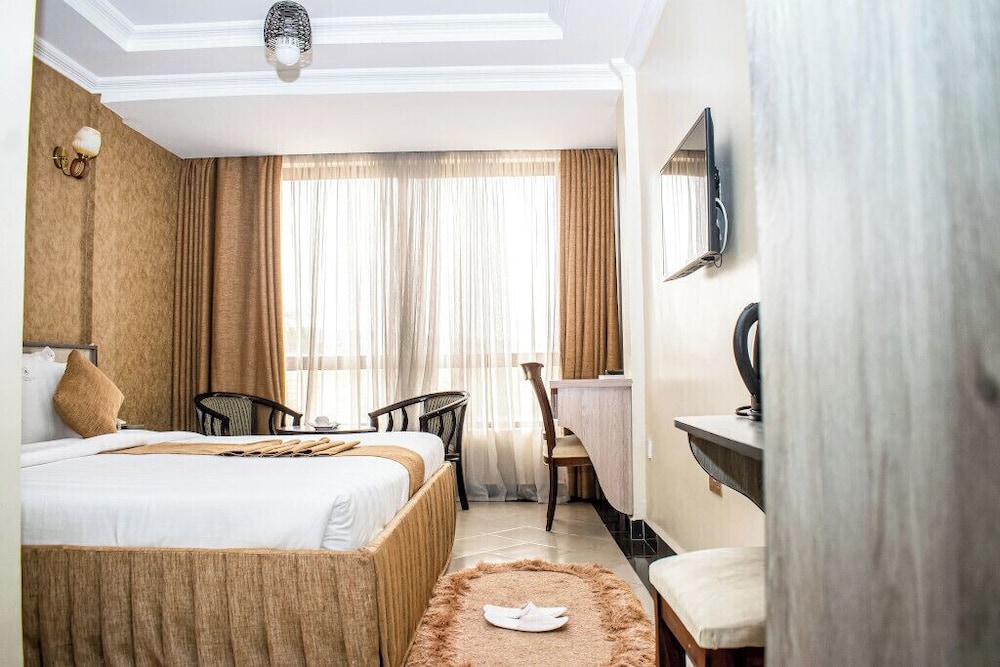 Astorian Grand Hotel 13/50