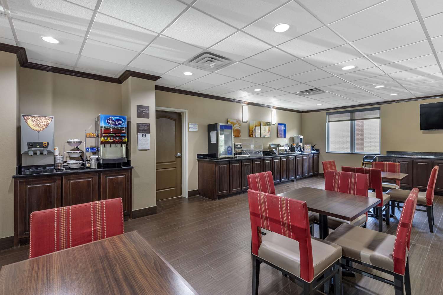 Comfort Suites Plano - Dallas North 16/24