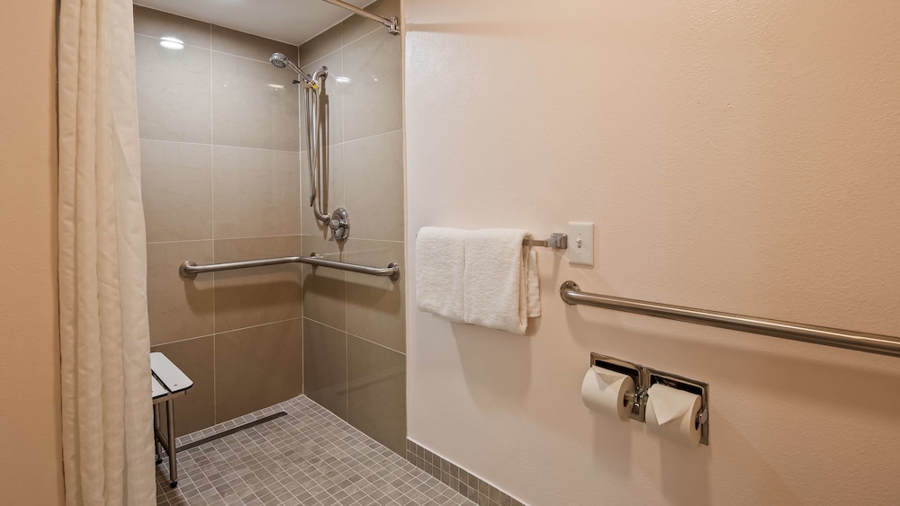 Best Western Salinas Monterey Hotel 16/37