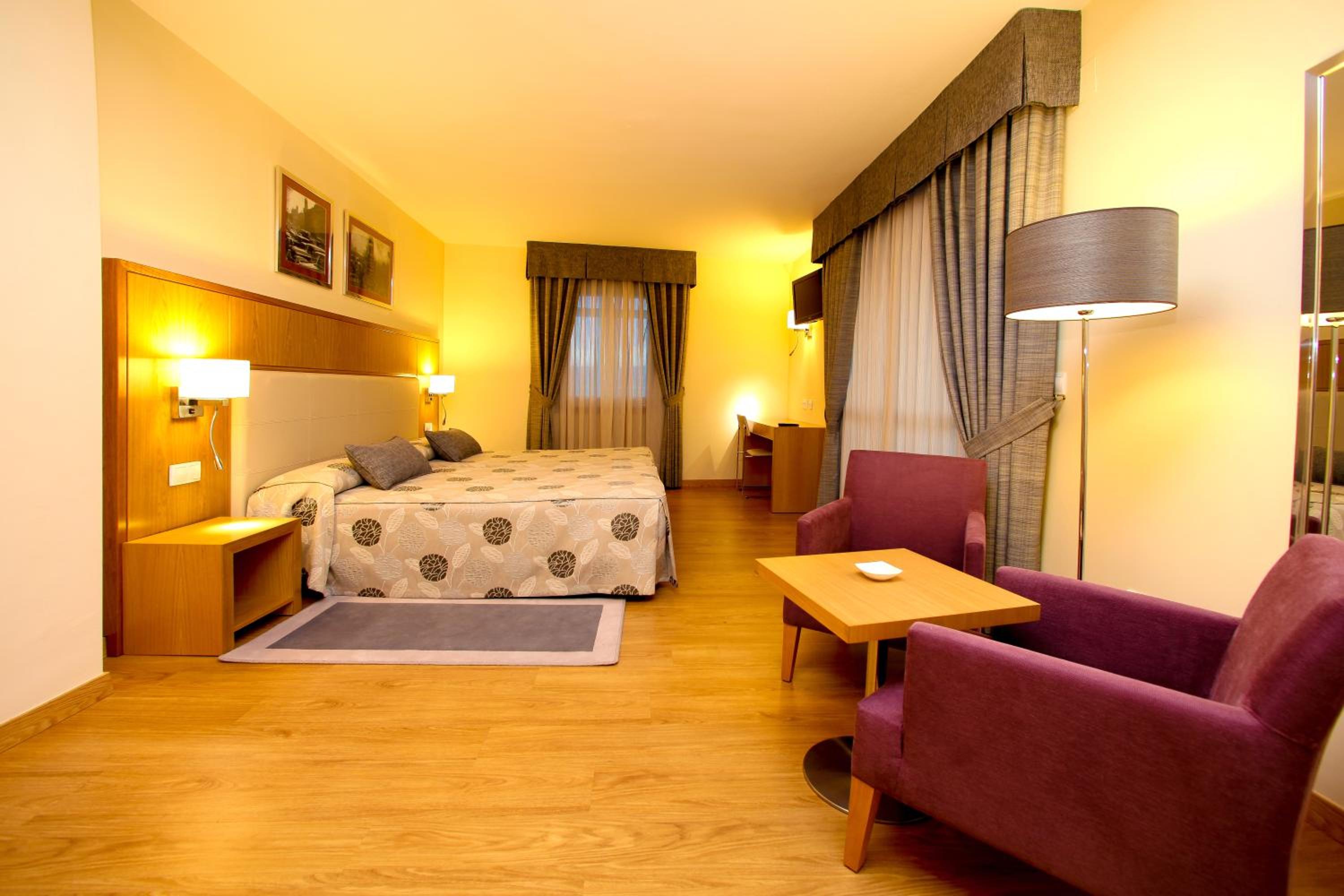 Hotel Condes de Lemos 49/55
