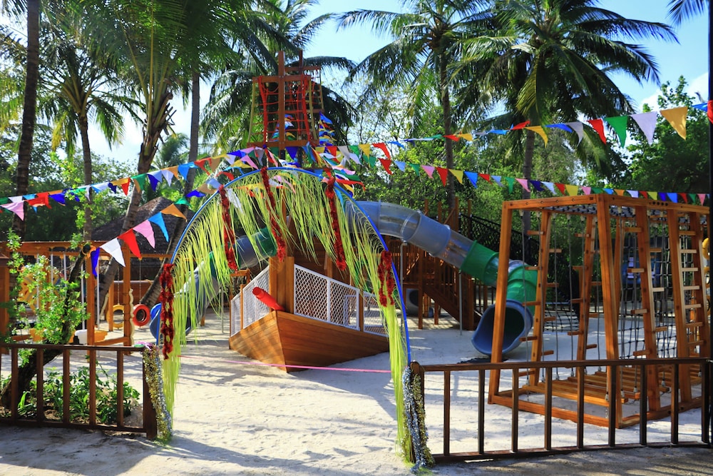 Cinnamon Dhonveli Maldives 79/89