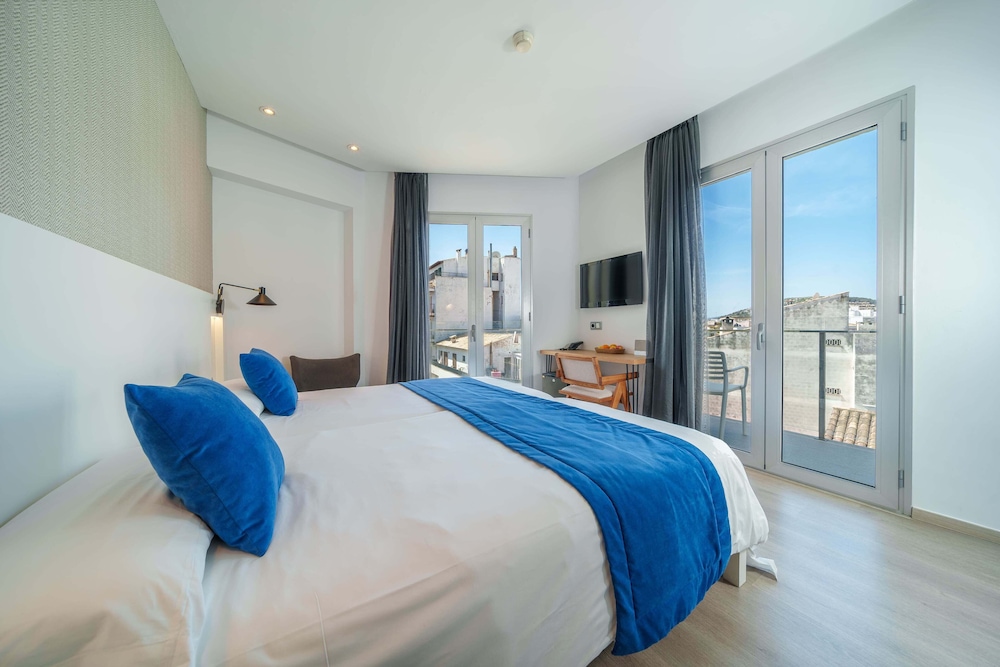SUPERIOR, DOUBLE BED, BALCONY