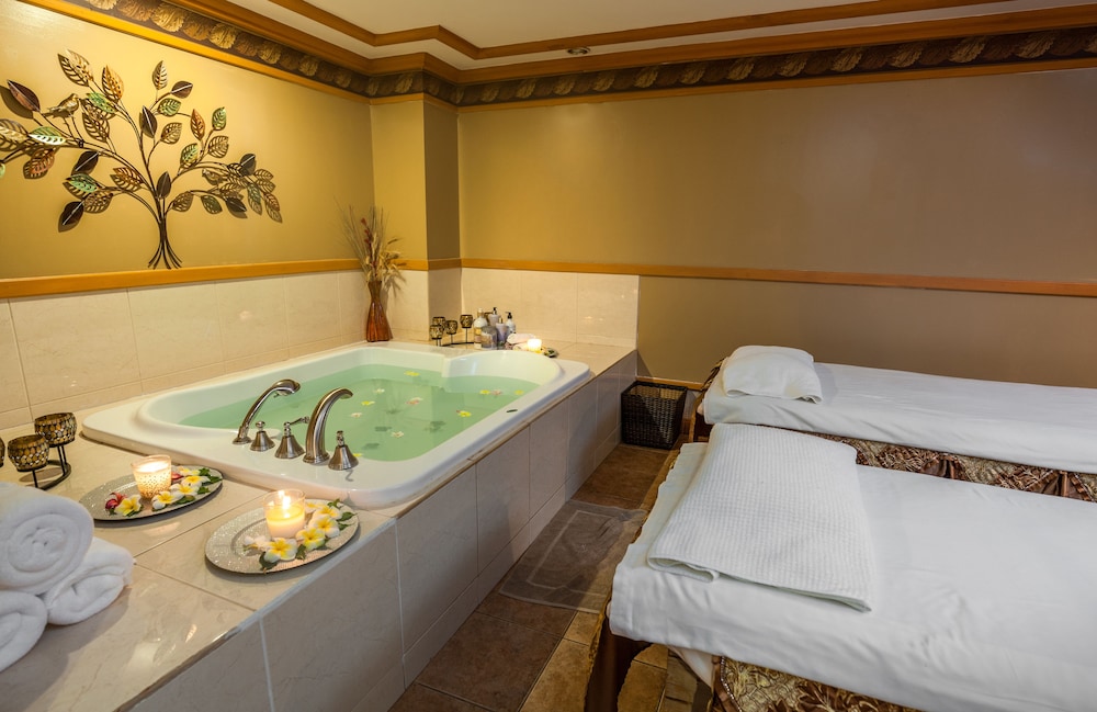 Holiday Resort And Spa Guam 45/86