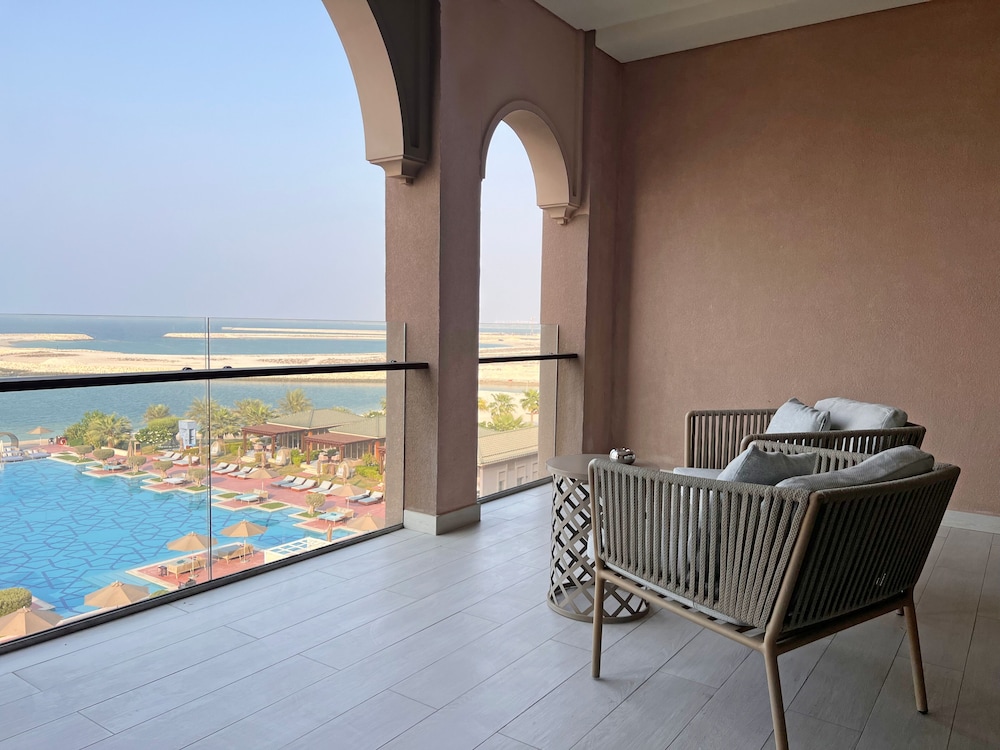 Royal Saray Resort 33/67