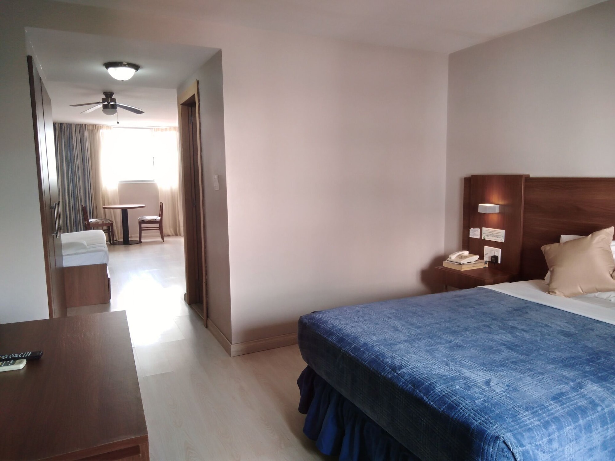 ROOM, DOUBLE BED, KITCHENETTE