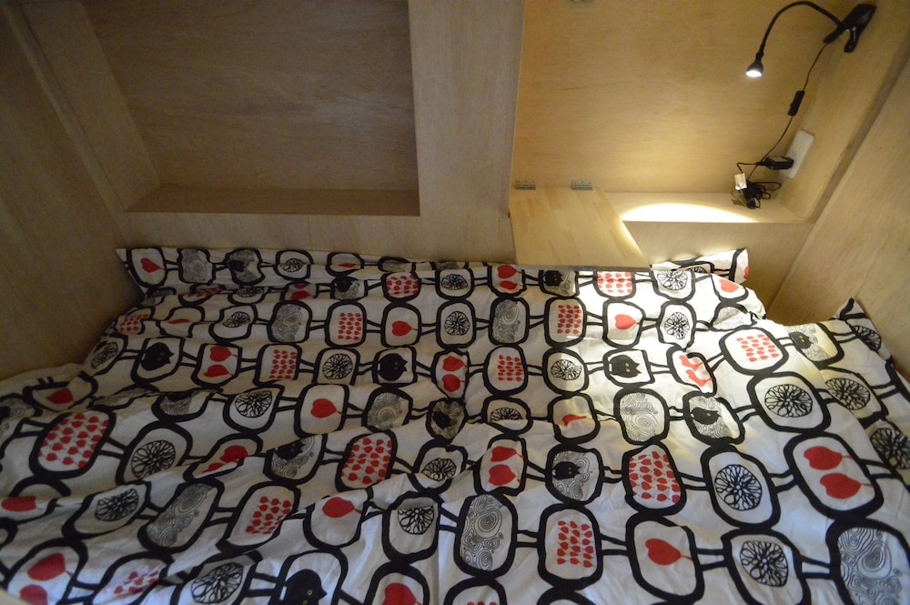 R Guest House - Hostel 32/50