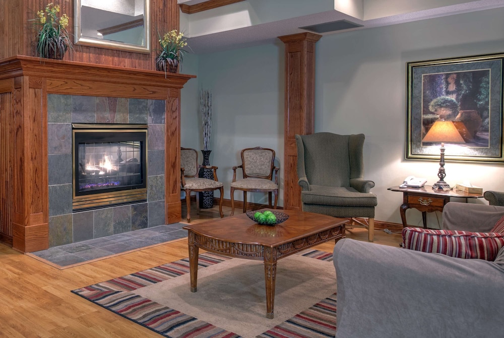 Country Inn Suites By Radisson Forest Lake Mn 29/37