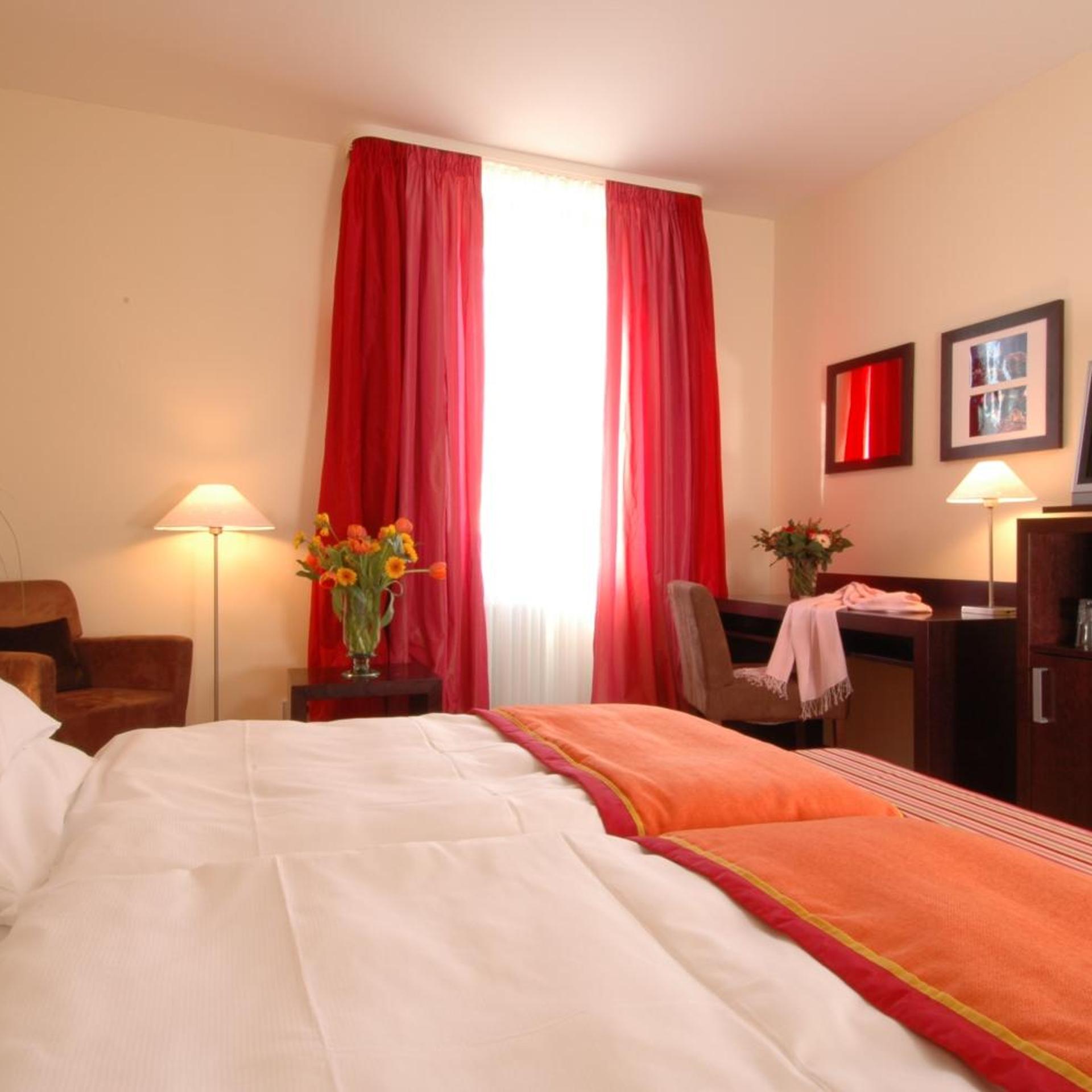COMFORT, DOUBLE BED