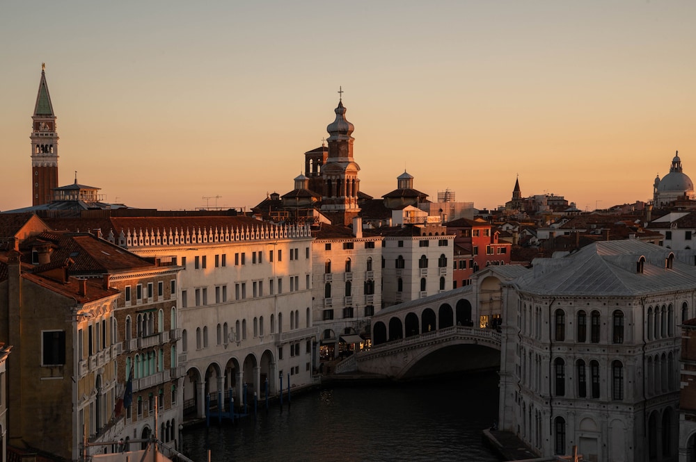 The Venice Venice Hotel 47/50
