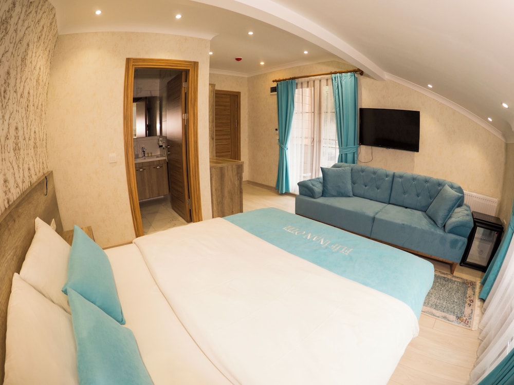 STANDARD, DOUBLE BED, SOFA, BALCONY