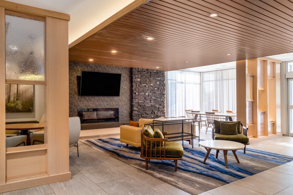 Fairfield Inn & Suites by Marriott Minneapolis North 23/36