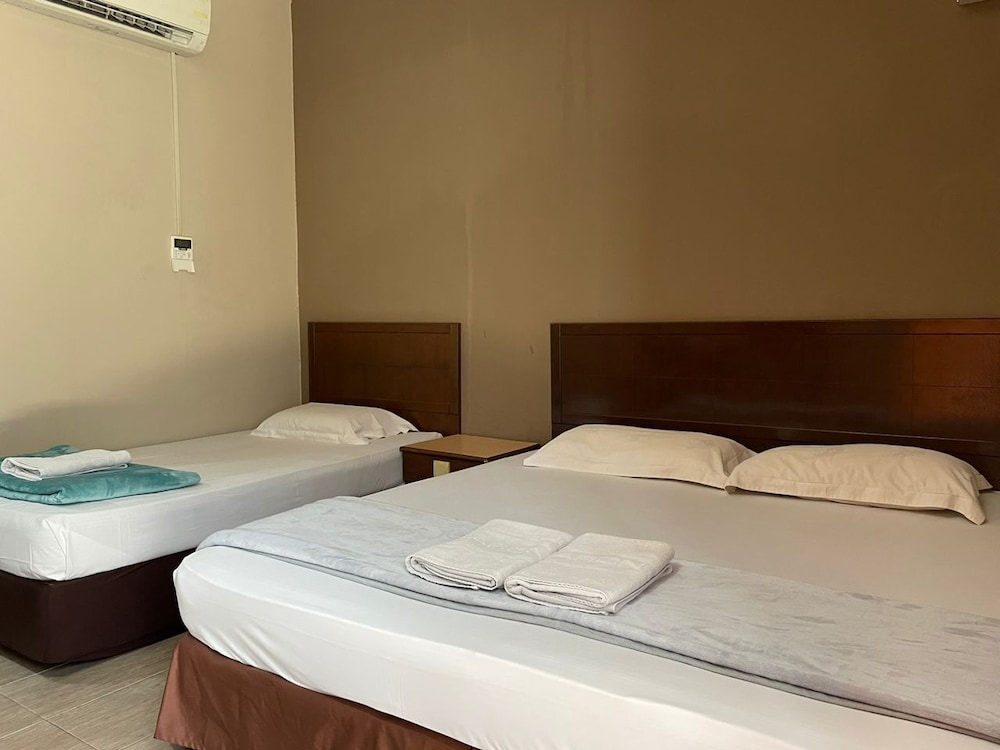 Baron Waterfront Hotel 19/42