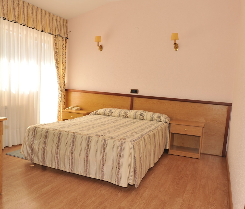 Hotel Alfar 12/36