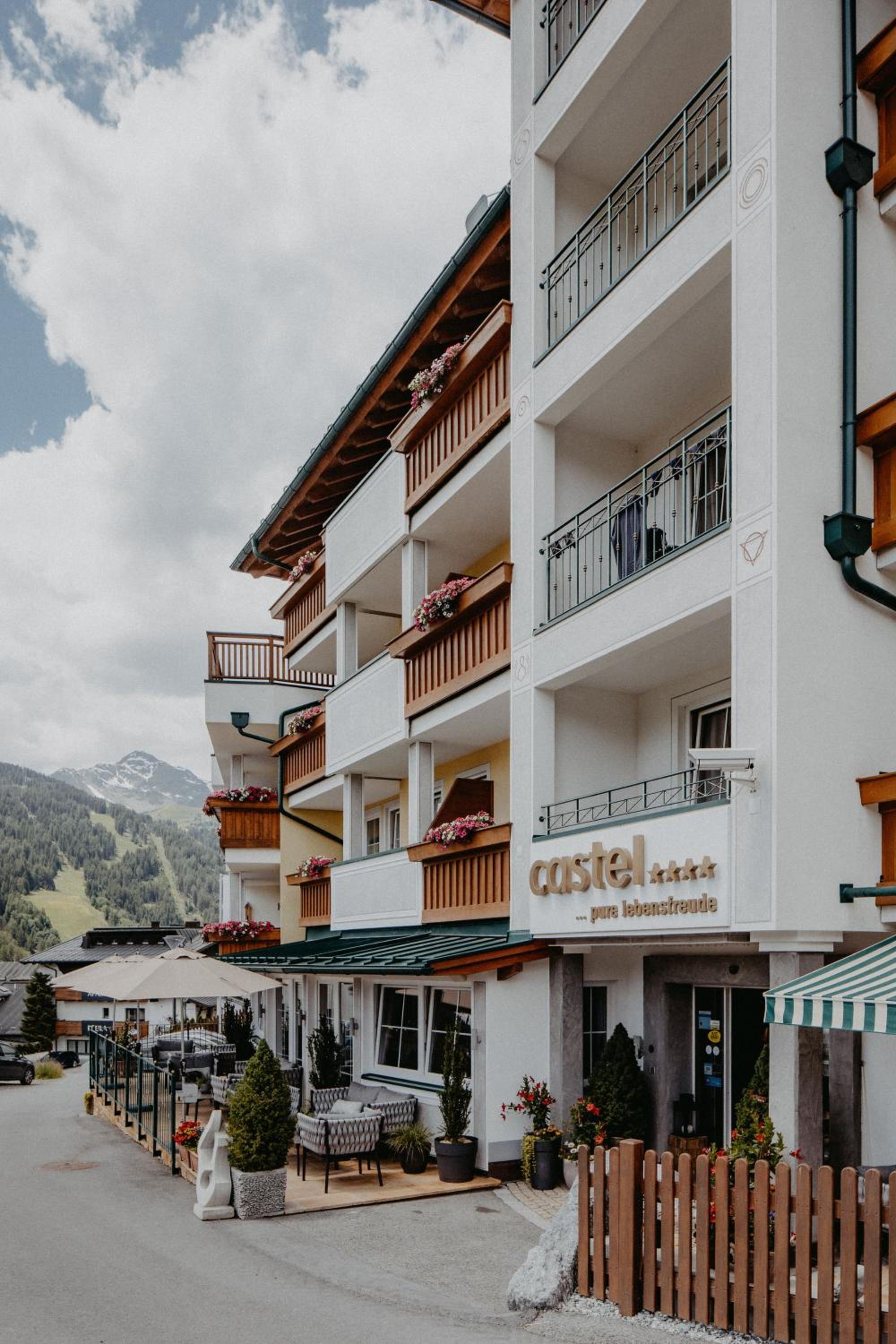 Hotel Castel 2/50