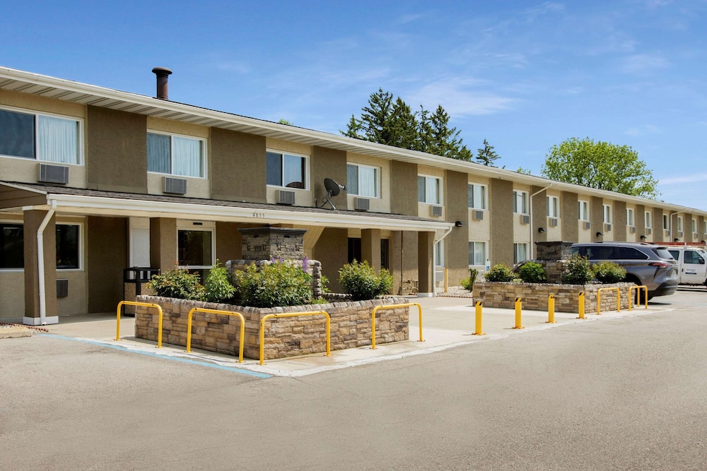 Rodeway Inn & Suites Grand Rapids Southeast 4/39