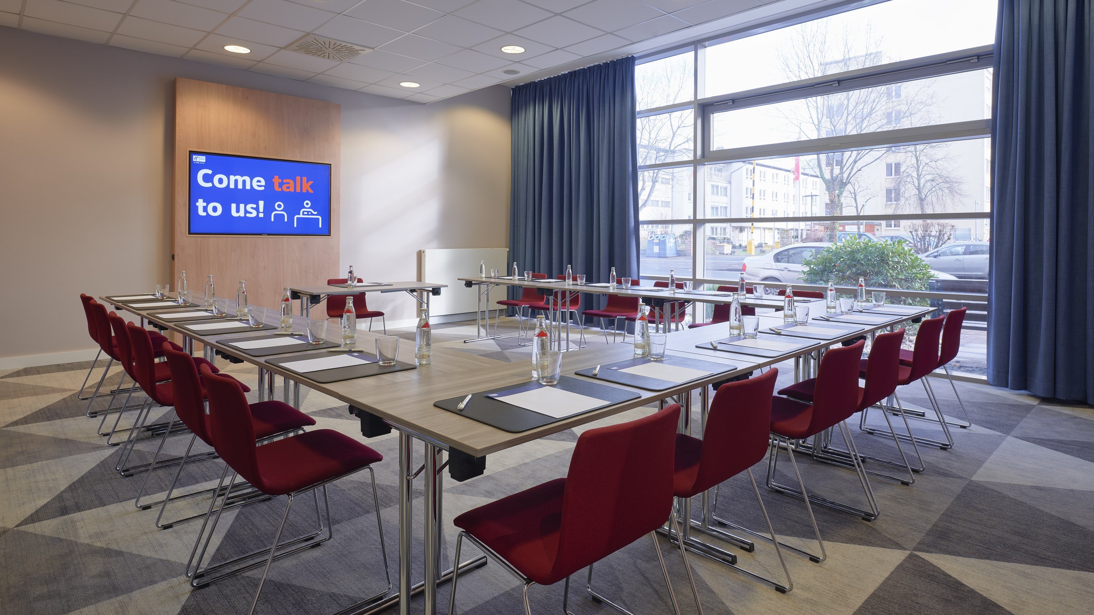 HOLIDAY INN EXPRESS FRANKFURT MESSE 30/40
