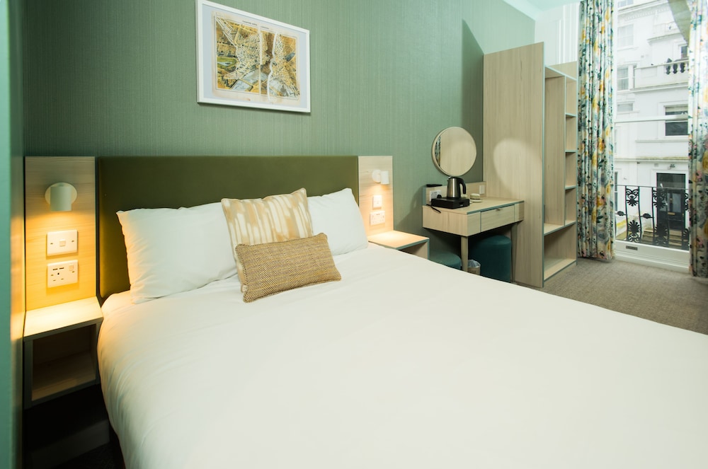 DELUXE, DOUBLE BED