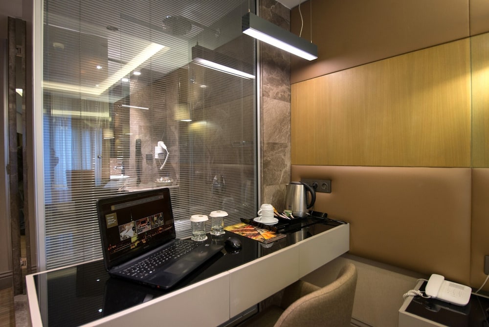 Gk Regency Suites Hotel 27/54