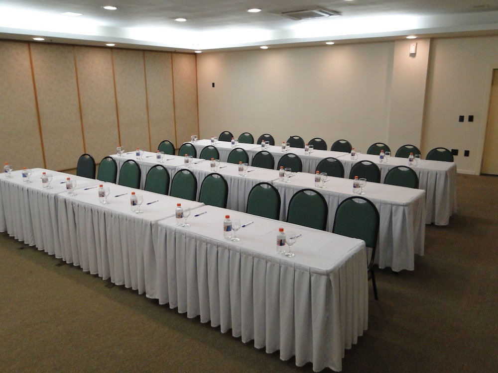 Plaza Praia Suites 71/75