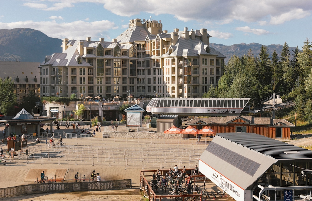 Pan Pacific Whistler Mountainside 43/44